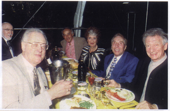 Dinner concert on a Paris river boat during the 1999 FIH/IHO festival, with Albert Raisner