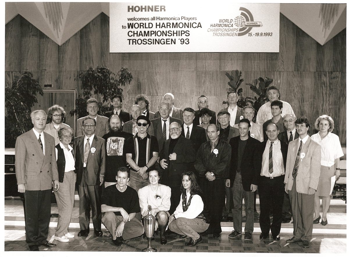 Group photo of the participants in the 1993 World Harmonica Championships in Trossingen